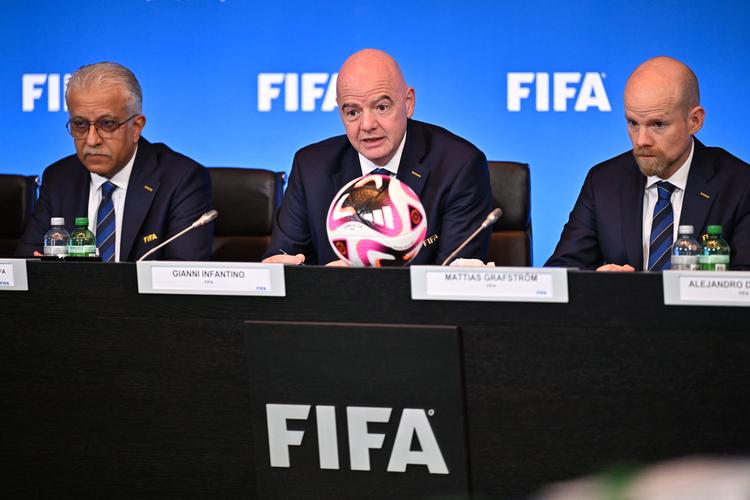 世俱杯后遗症？卫报：帕尔默等人今夏无休受伤，FIFA真的在乎吗