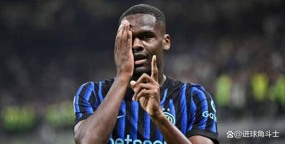 意甲开局3平6负!斯基拉:热那亚考虑用U17主帅替换维埃拉