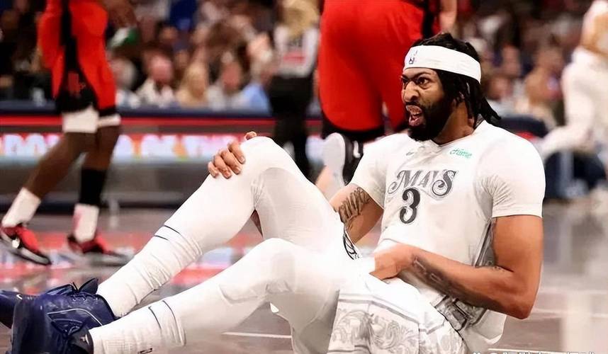 独行侠官方:浓眉因左小腿酸痛 本场比赛不会回归