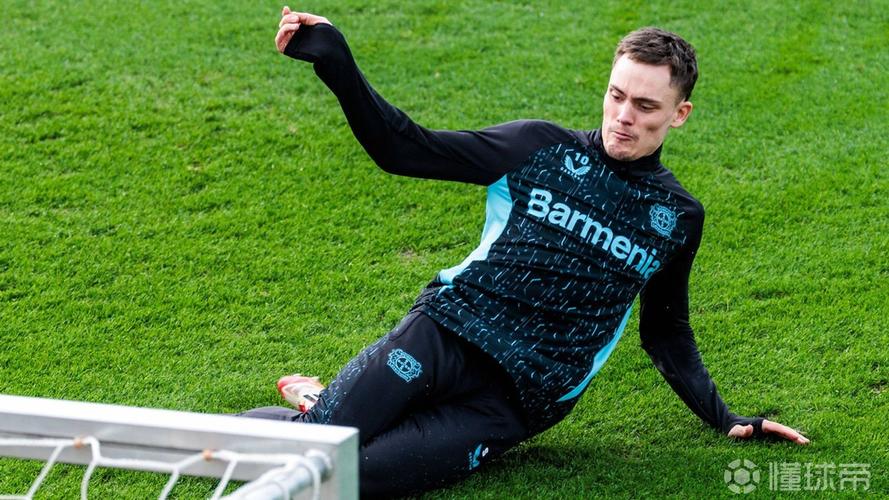 伤员回归！德天空：阿方索-戴维斯已重返球场进行有球训练