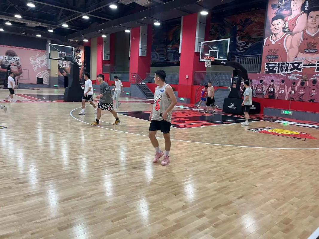 安德鲁-内姆哈德晒兄弟交换球衣照:首对在NBA打球的加拿大兄弟