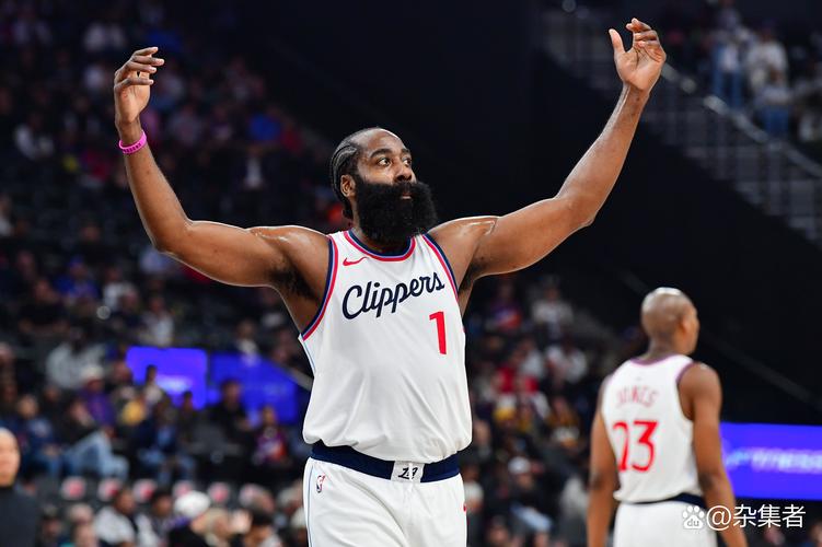 奎因砍鹈鹕队史中锋最年轻30+！也是队史首位单场命中率超65%新秀