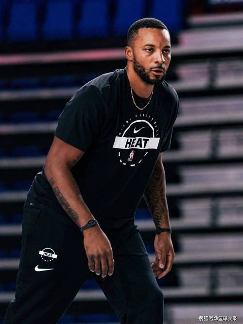 本赛季鲍威尔场均25.4分＞华子 3.3个三分＞KD 命中率49.5%＞库里