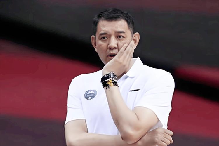 巩晓彬：队伍组建时间比较仓促 拿到银牌我为他们骄傲