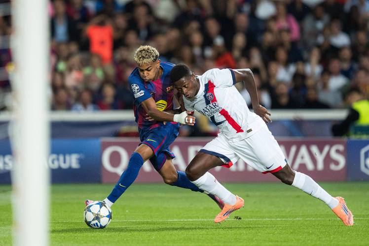 此前左膝扭伤，巴黎官方晒照：努诺·门德斯参加球队训练