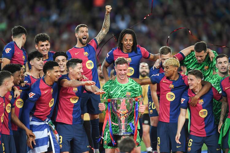 两度错过！每体：巴萨曾非常接近签下库尔图瓦，但最终选择了特狮