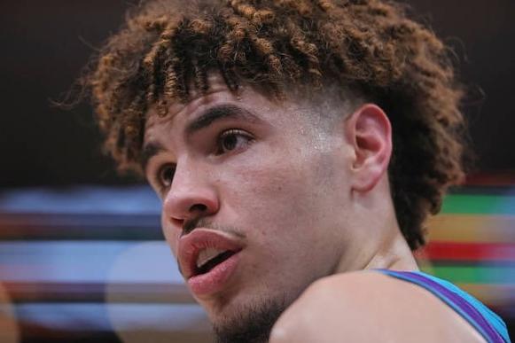 黄蜂主帅：三球是我们的核心支柱 他一心想留在夏洛特