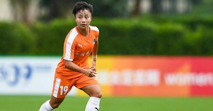 凭借唐佳丽和张琳艳的进球，中国女足2-0战胜伯恩利女足