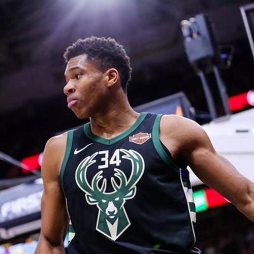 无限开火权！罗林斯半场出手15次&10次三分拿到12分5板4助